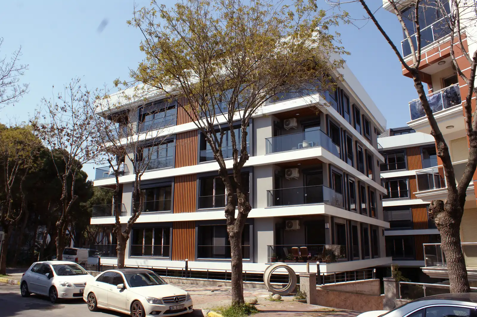 Çam Konakları